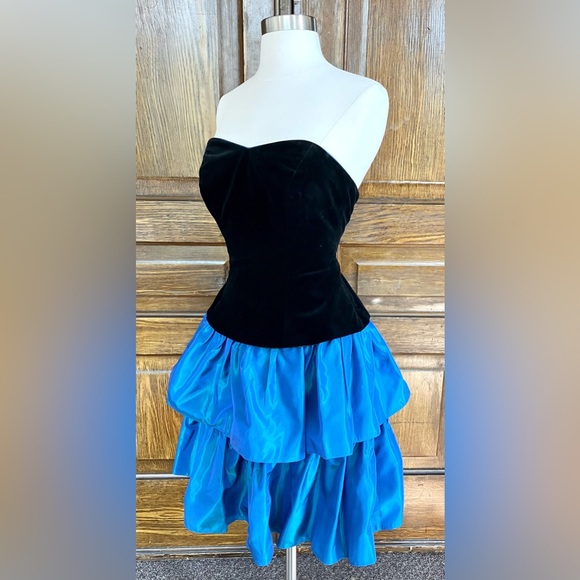 VTG 80s 💙 Laura Ashley Blue & Black VELVET & TAFFETA Ruffled Party Dress - Picture 3 of 6
